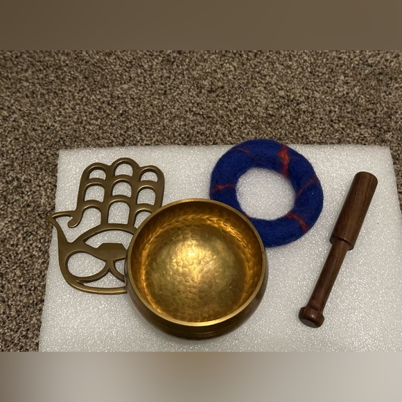 Brass Meditation Bowl with Wooden Striker - Picture 2 of 5